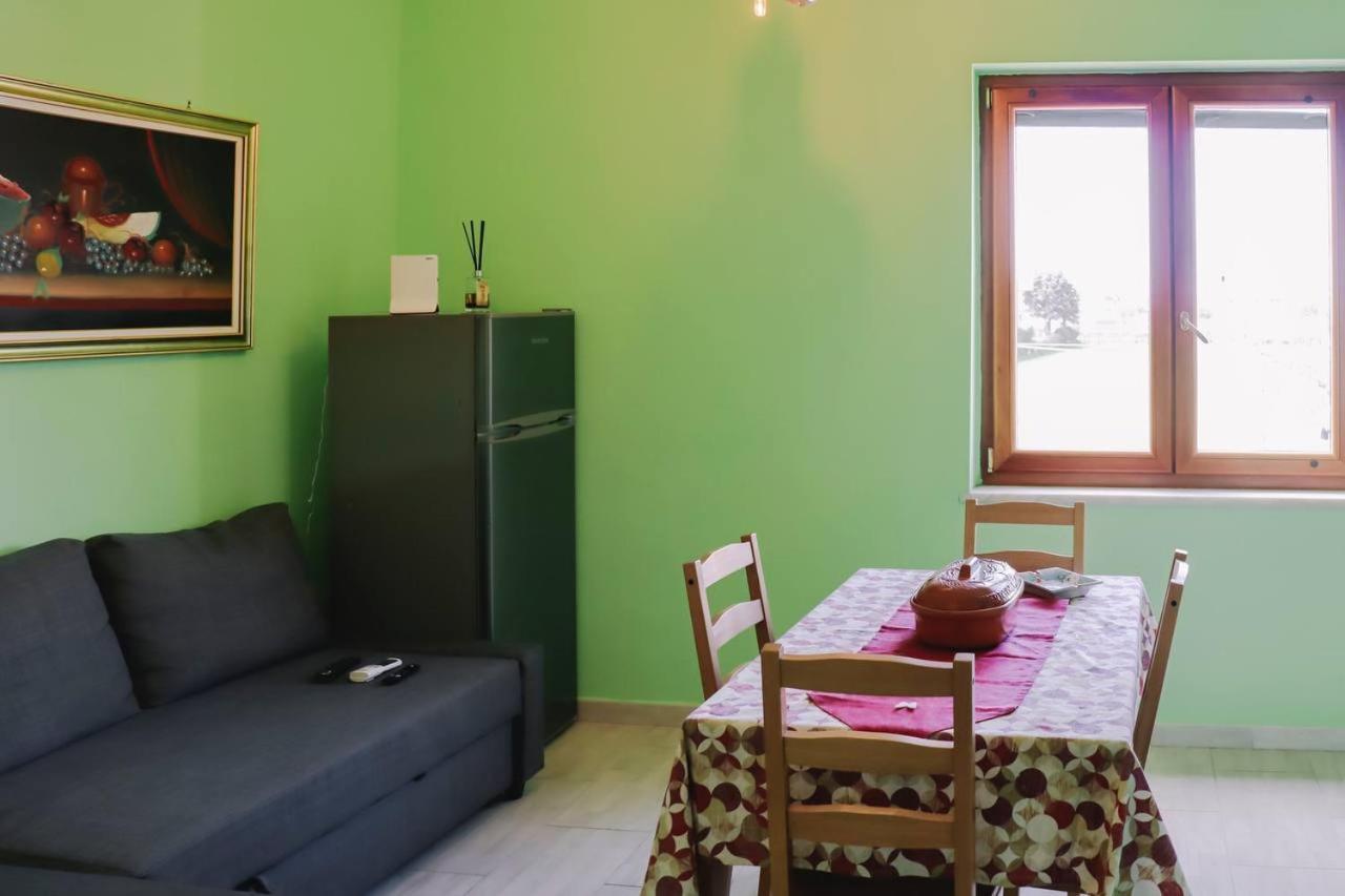 Holiday-Caroline Apartment Πομπηία Εξωτερικό φωτογραφία