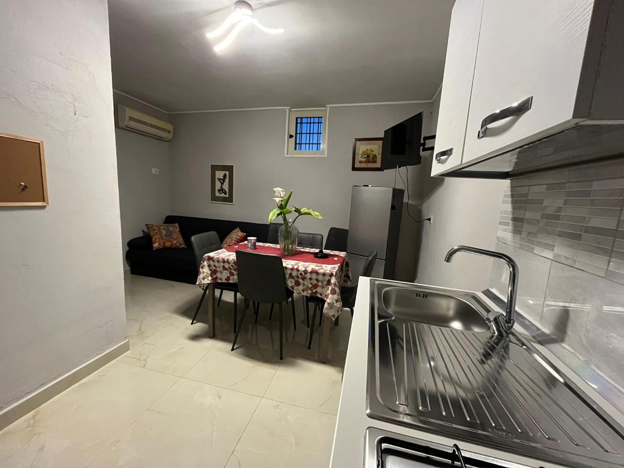 Holiday-Caroline Apartment Πομπηία Εξωτερικό φωτογραφία